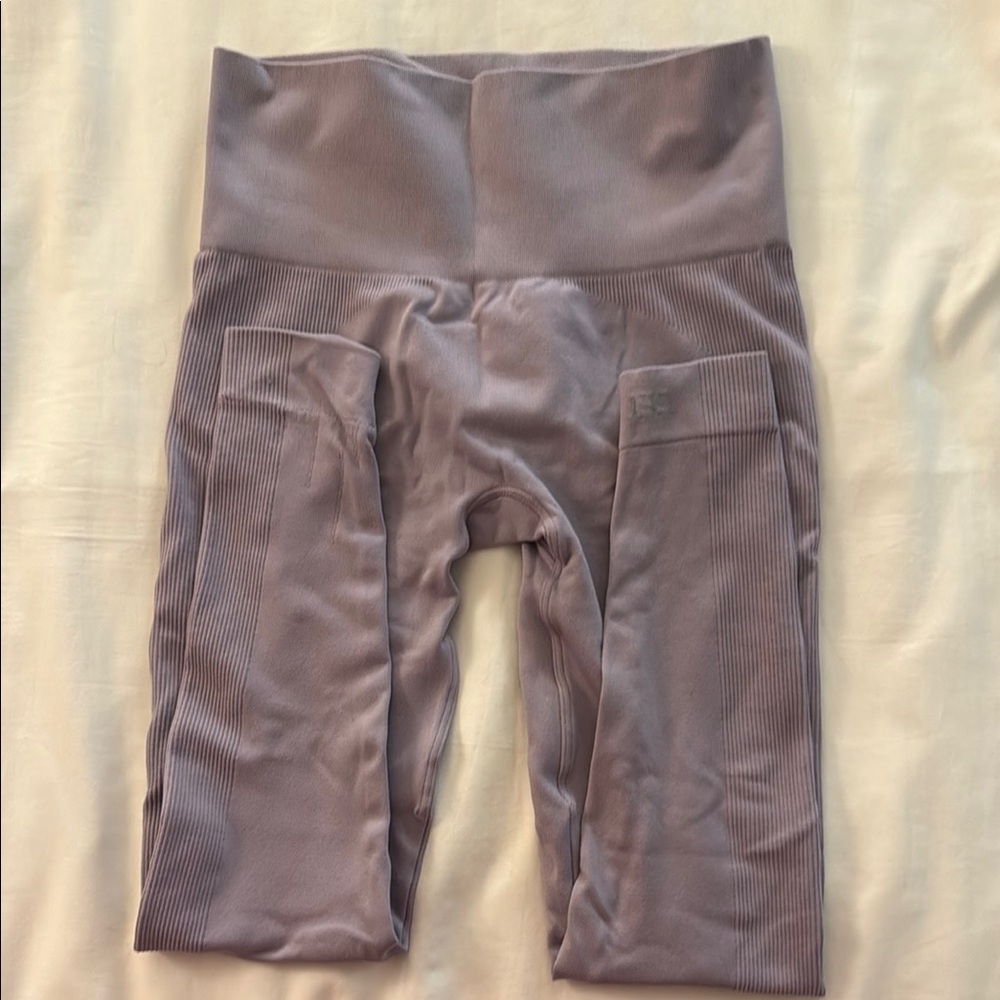 Set Active Ribbed Set in Lavender - Picture 4 of 4